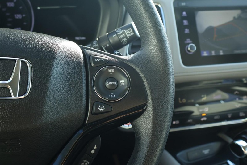 Honda HR-V Vehicle Full-screen Gallery Image 30