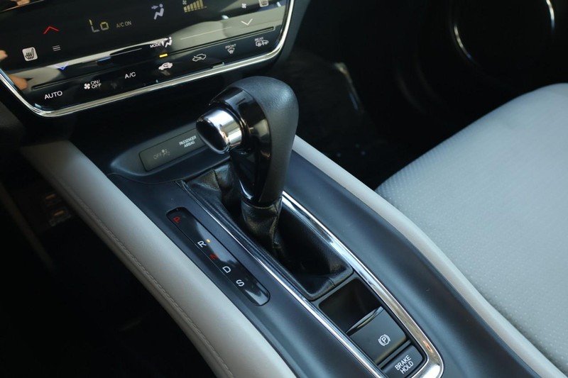 Honda HR-V Vehicle Full-screen Gallery Image 36