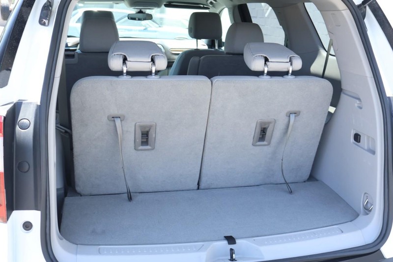 GMC Acadia Vehicle Full-screen Gallery Image 09