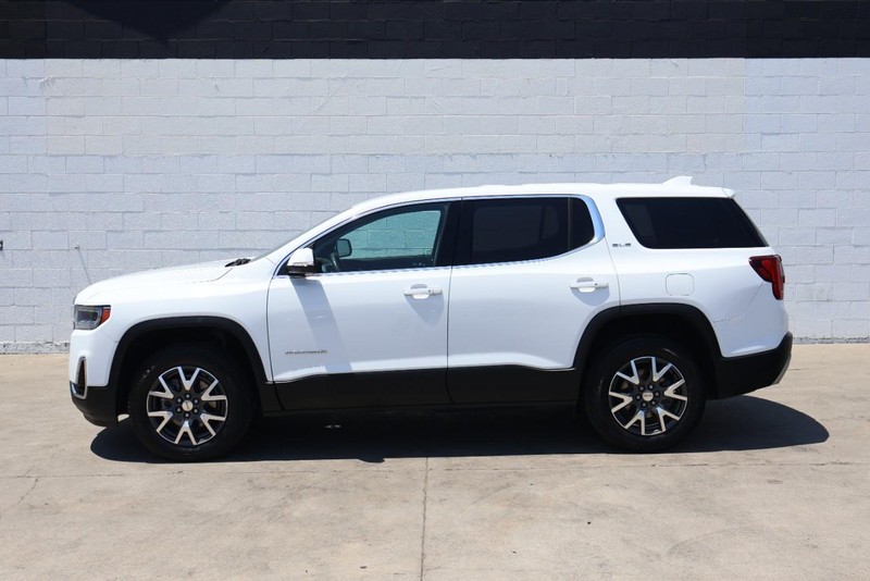 GMC Acadia Vehicle Full-screen Gallery Image 11