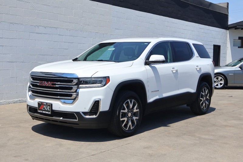 GMC Acadia Vehicle Full-screen Gallery Image 13