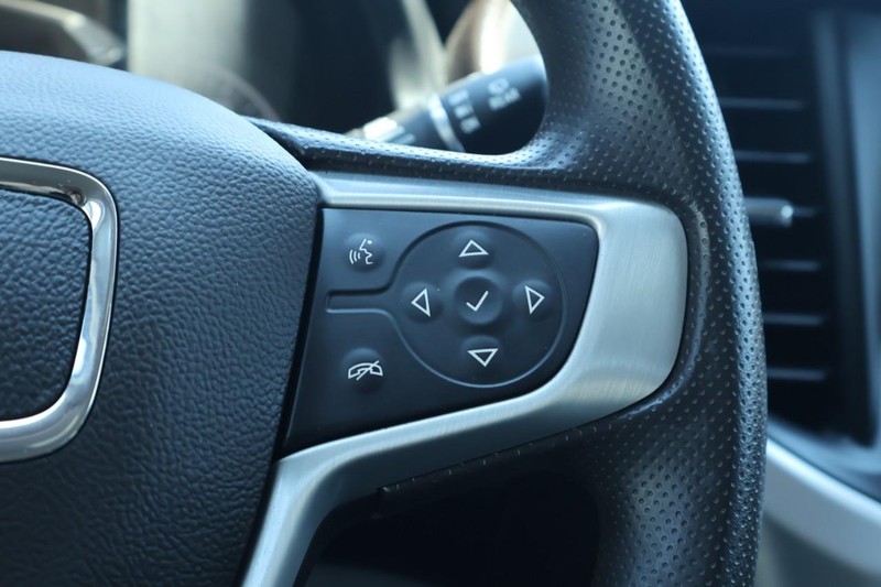 GMC Acadia Vehicle Full-screen Gallery Image 31