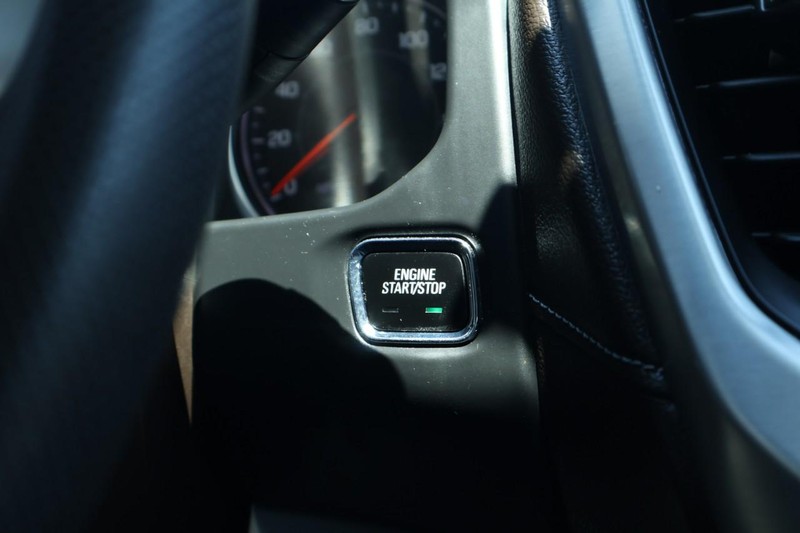 GMC Acadia Vehicle Full-screen Gallery Image 32