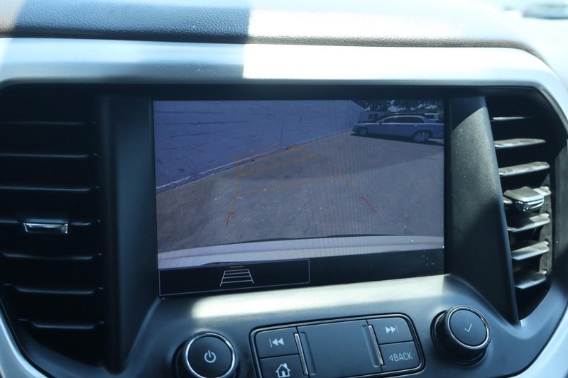 GMC Acadia Vehicle Full-screen Gallery Image 35