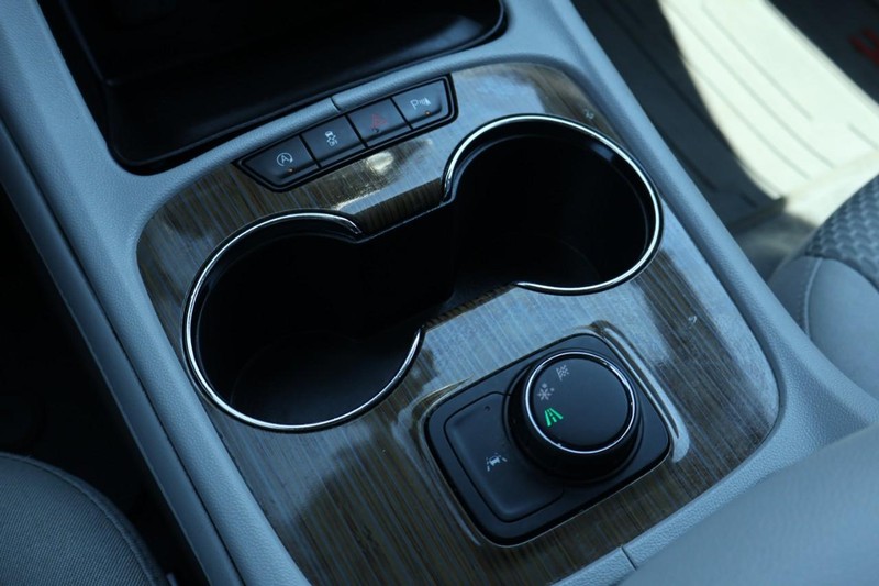 GMC Acadia Vehicle Full-screen Gallery Image 38