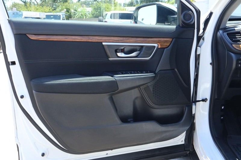 Honda CR-V Vehicle Full-screen Gallery Image 18