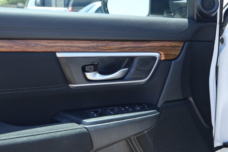 Honda CR-V Vehicle Full-screen Gallery Image 19