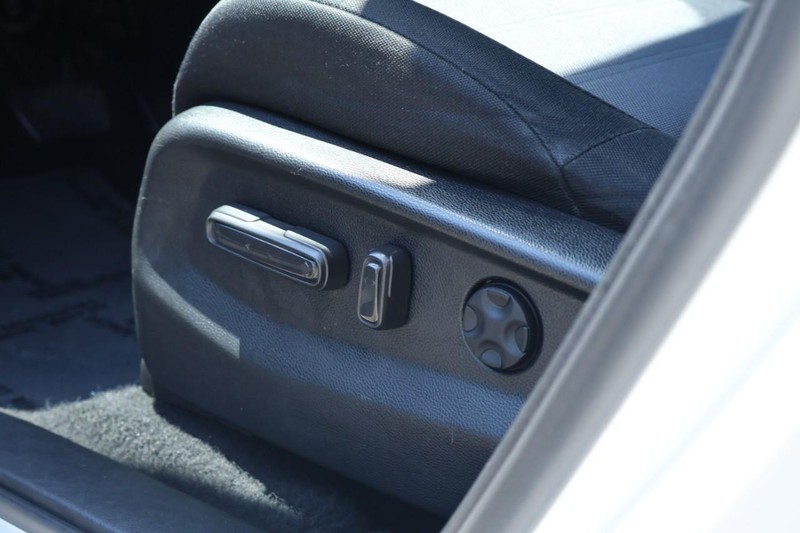 Honda CR-V Vehicle Full-screen Gallery Image 22