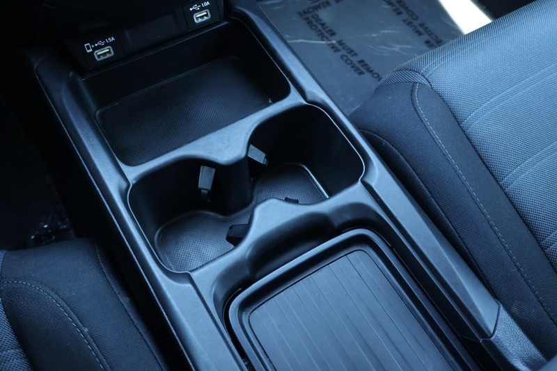 Honda CR-V Vehicle Full-screen Gallery Image 40