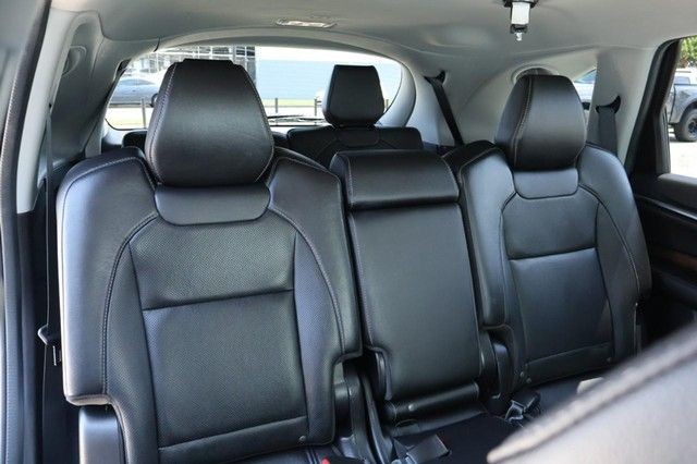Acura MDX Vehicle Full-screen Gallery Image 27