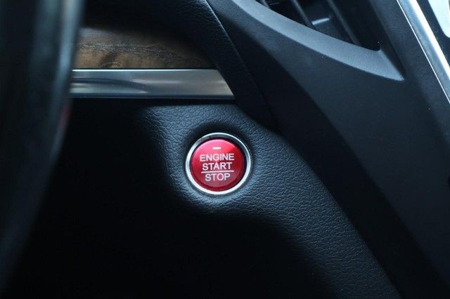 Acura MDX Vehicle Full-screen Gallery Image 35