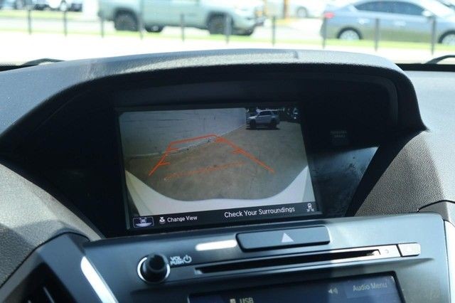 Acura MDX Vehicle Full-screen Gallery Image 38