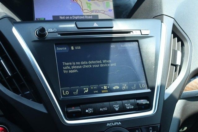 Acura MDX Vehicle Full-screen Gallery Image 39