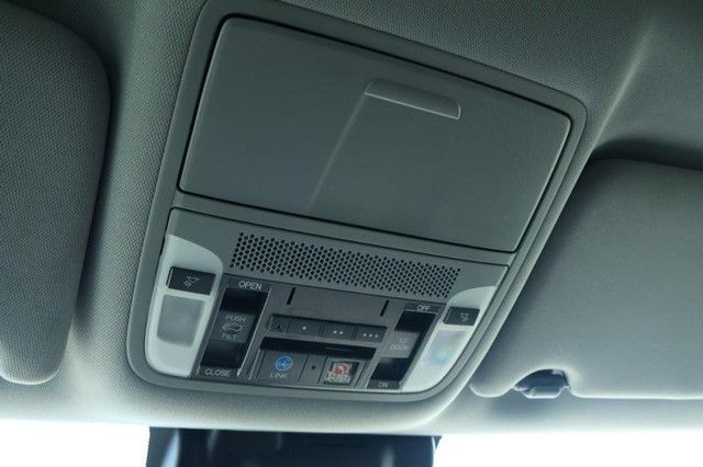 Acura MDX Vehicle Full-screen Gallery Image 44