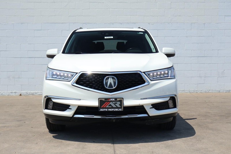 Acura MDX Vehicle Full-screen Gallery Image 02