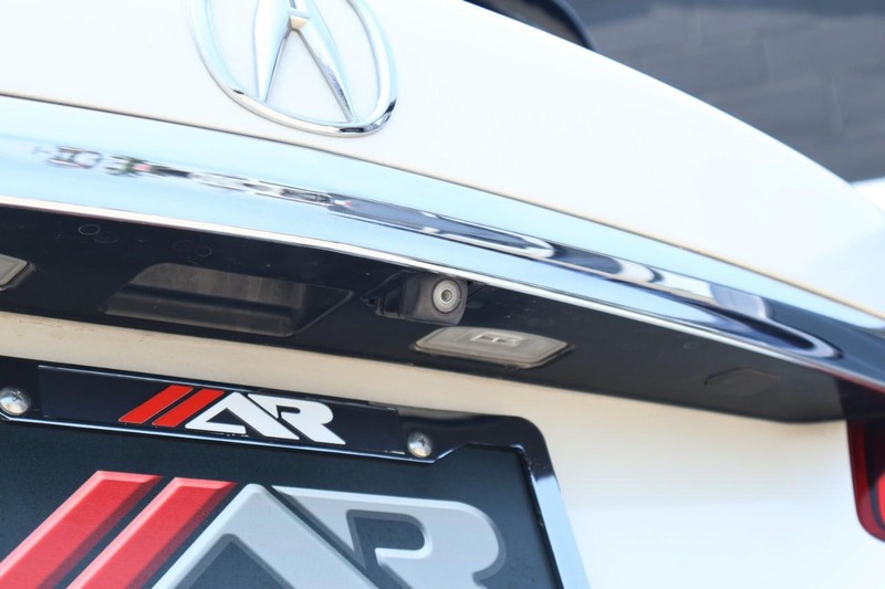Acura MDX Vehicle Full-screen Gallery Image 08