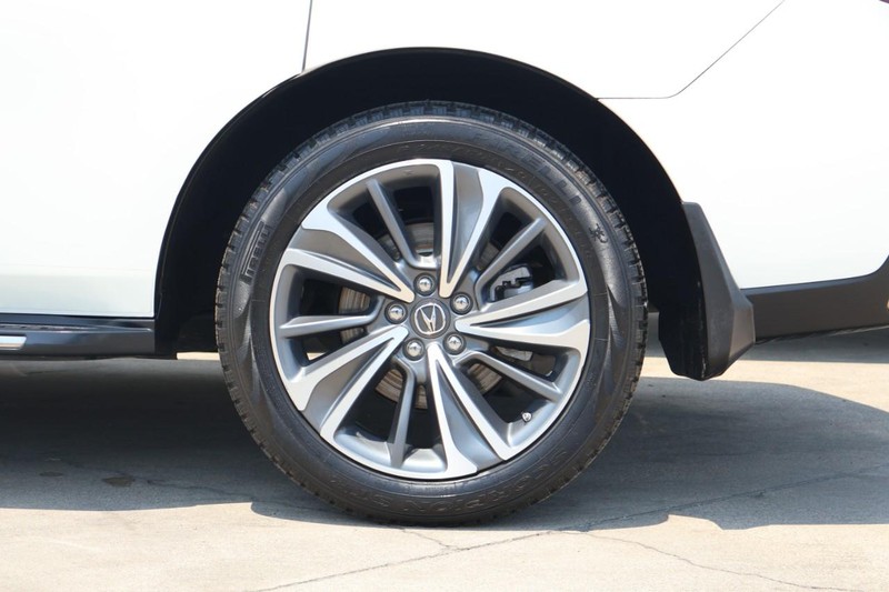 Acura MDX Vehicle Full-screen Gallery Image 16