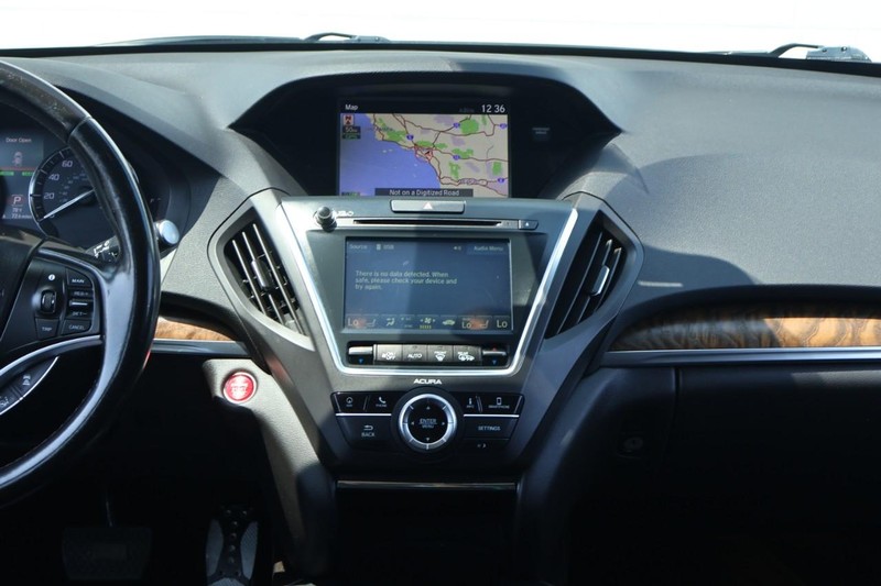 Acura MDX Vehicle Full-screen Gallery Image 36