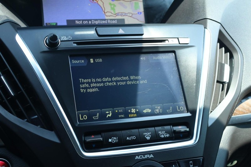 Acura MDX Vehicle Full-screen Gallery Image 39