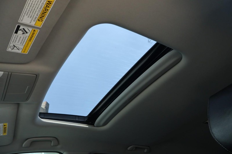 Acura MDX Vehicle Full-screen Gallery Image 45