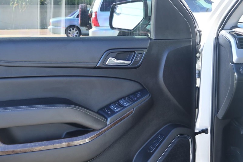 Chevrolet Tahoe Vehicle Full-screen Gallery Image 18