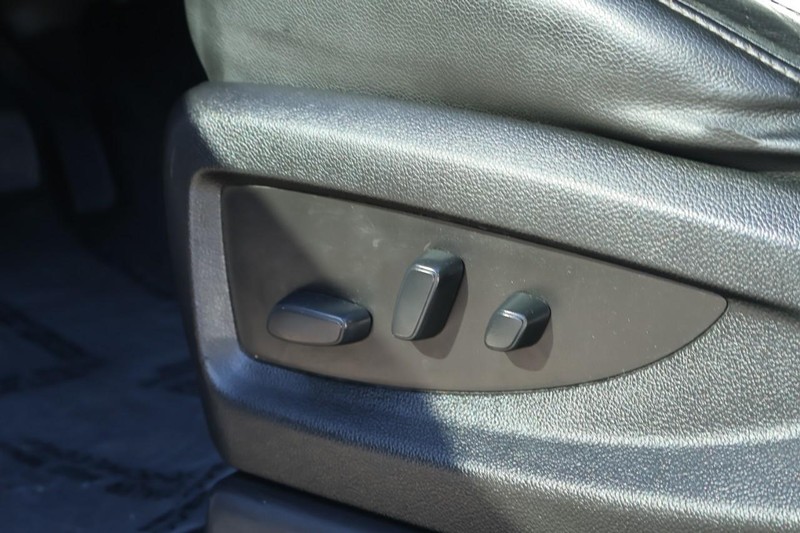 Chevrolet Tahoe Vehicle Full-screen Gallery Image 21