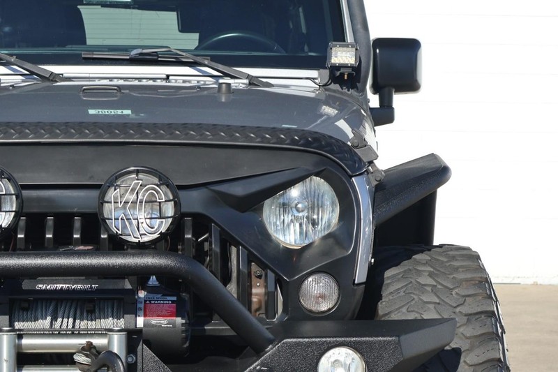 Jeep Wrangler Unlimited Vehicle Full-screen Gallery Image 03