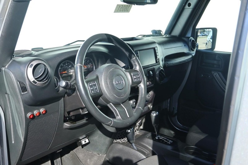 Jeep Wrangler Unlimited Vehicle Full-screen Gallery Image 20