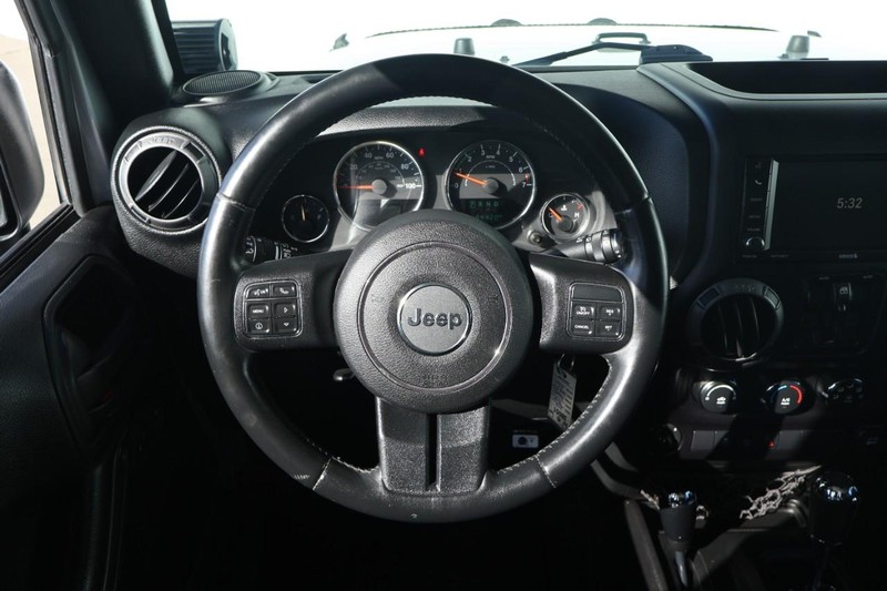 Jeep Wrangler Unlimited Vehicle Full-screen Gallery Image 29