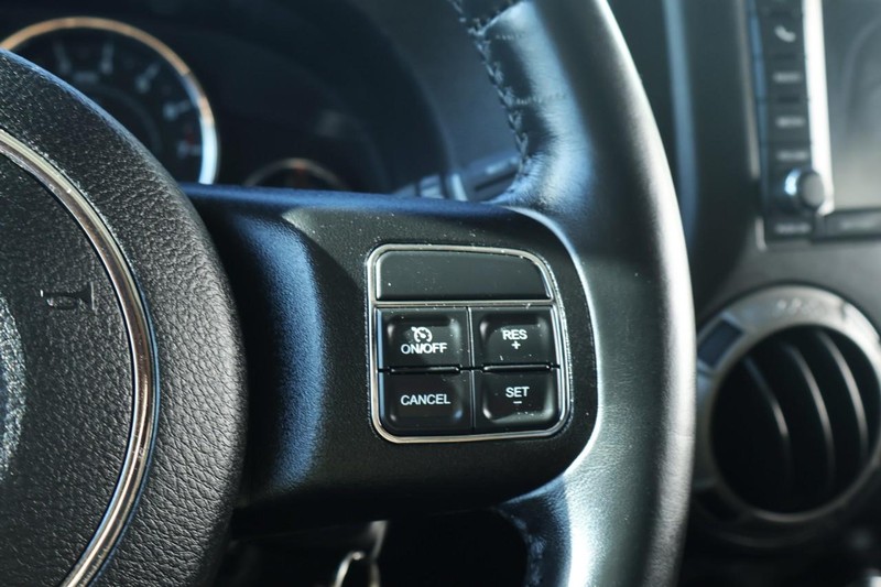 Jeep Wrangler Unlimited Vehicle Full-screen Gallery Image 31