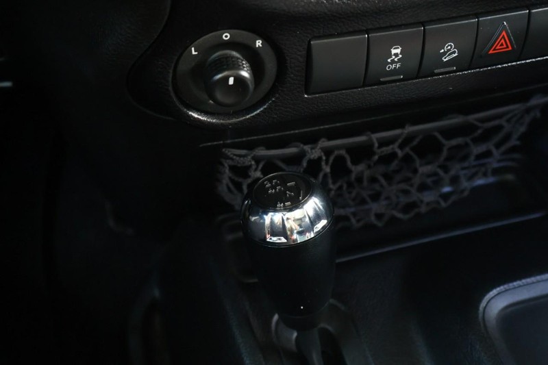 Jeep Wrangler Unlimited Vehicle Full-screen Gallery Image 37