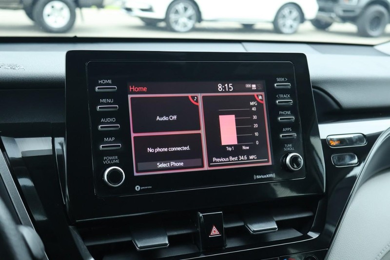 Toyota Camry Vehicle Full-screen Gallery Image 32