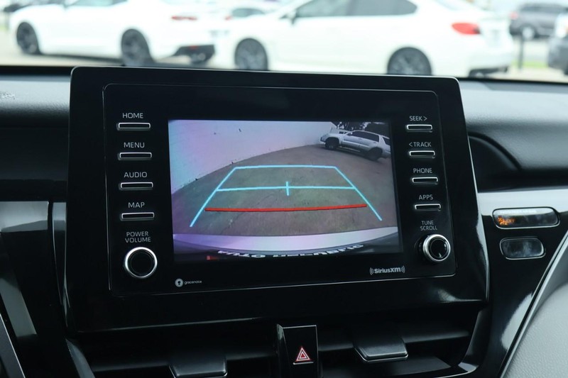 Toyota Camry Vehicle Full-screen Gallery Image 33