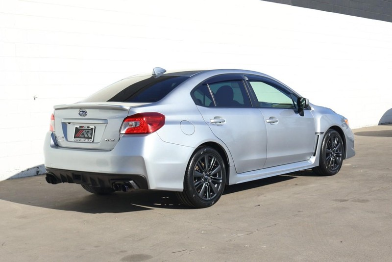 Subaru WRX Vehicle Full-screen Gallery Image 05