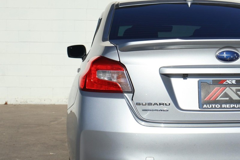 Subaru WRX Vehicle Full-screen Gallery Image 07