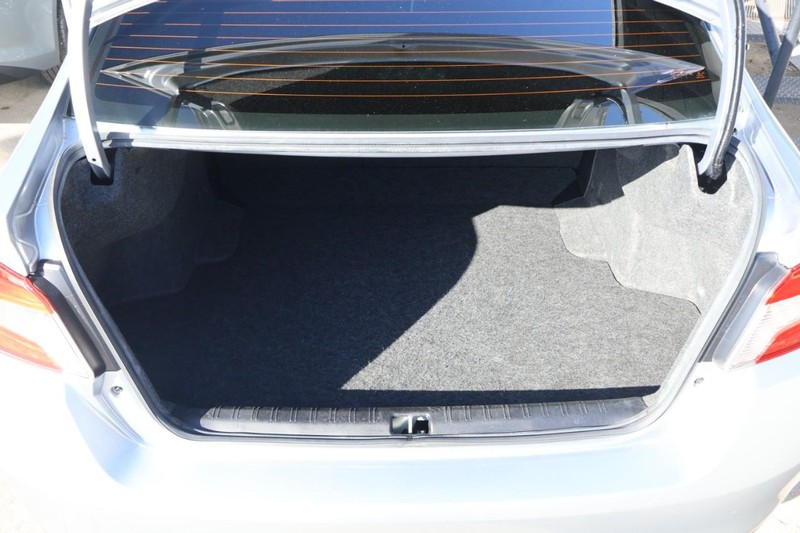 Subaru WRX Vehicle Full-screen Gallery Image 09