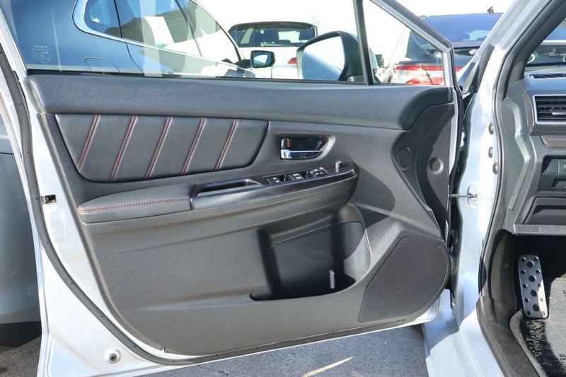 Subaru WRX Vehicle Full-screen Gallery Image 15