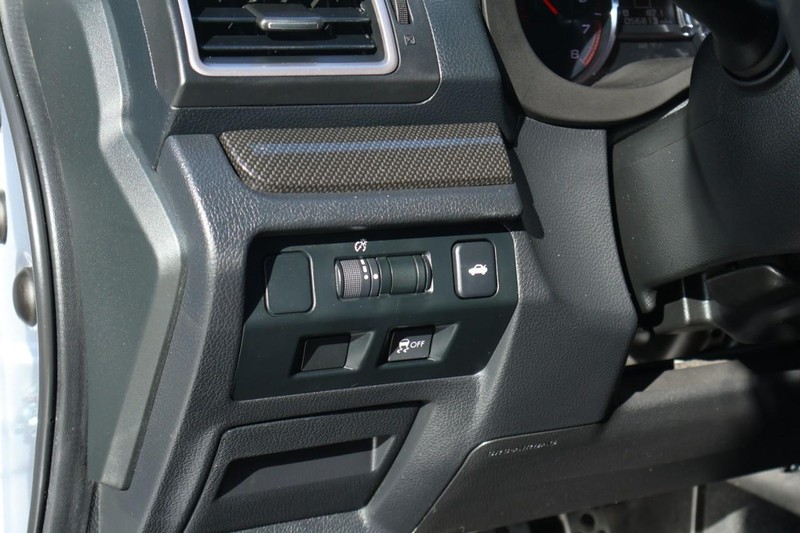 Subaru WRX Vehicle Full-screen Gallery Image 18