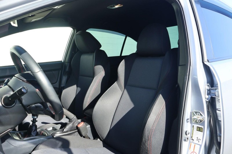 Subaru WRX Vehicle Full-screen Gallery Image 19