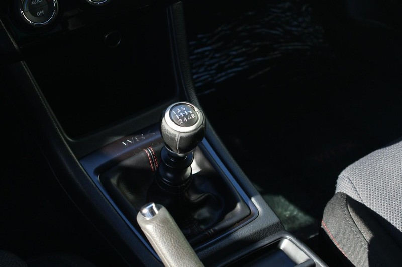 Subaru WRX Vehicle Full-screen Gallery Image 34