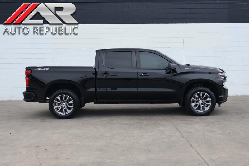 Chevrolet Silverado 1500 Vehicle Full-screen Gallery Image 01