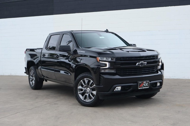 Chevrolet Silverado 1500 Vehicle Full-screen Gallery Image 02