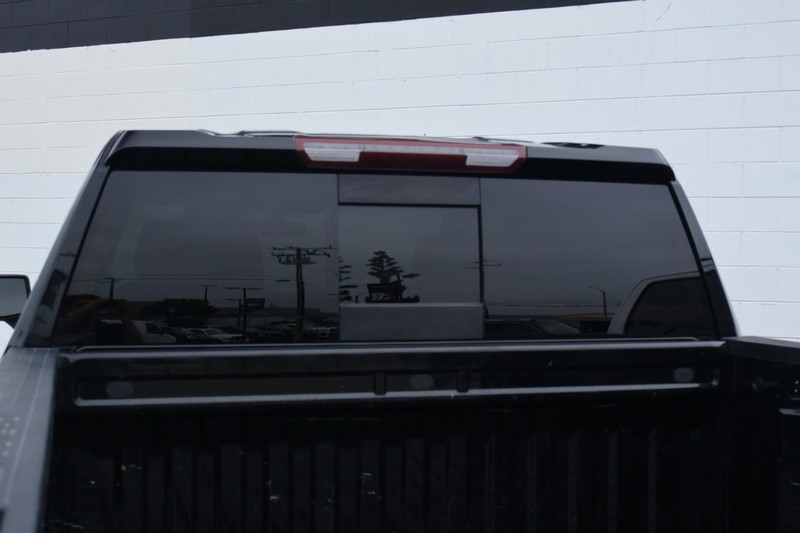 Chevrolet Silverado 1500 Vehicle Full-screen Gallery Image 11