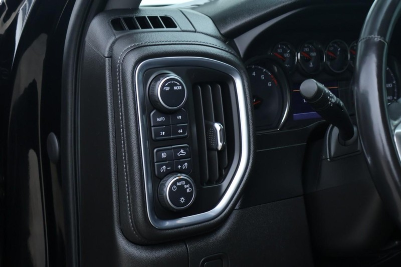 Chevrolet Silverado 1500 Vehicle Full-screen Gallery Image 21