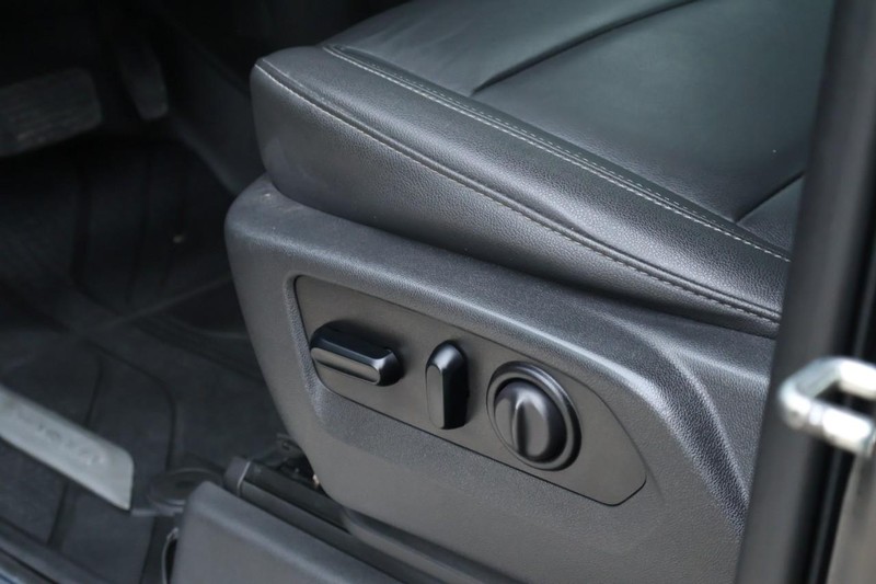 Chevrolet Silverado 1500 Vehicle Full-screen Gallery Image 22