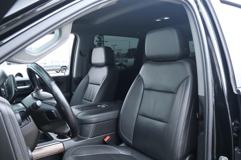 Chevrolet Silverado 1500 Vehicle Full-screen Gallery Image 23