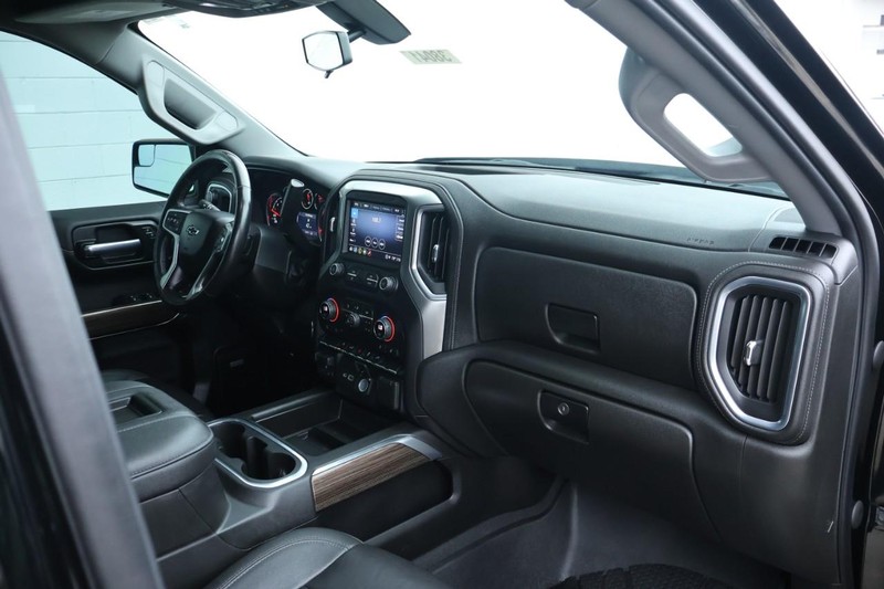 Chevrolet Silverado 1500 Vehicle Full-screen Gallery Image 25