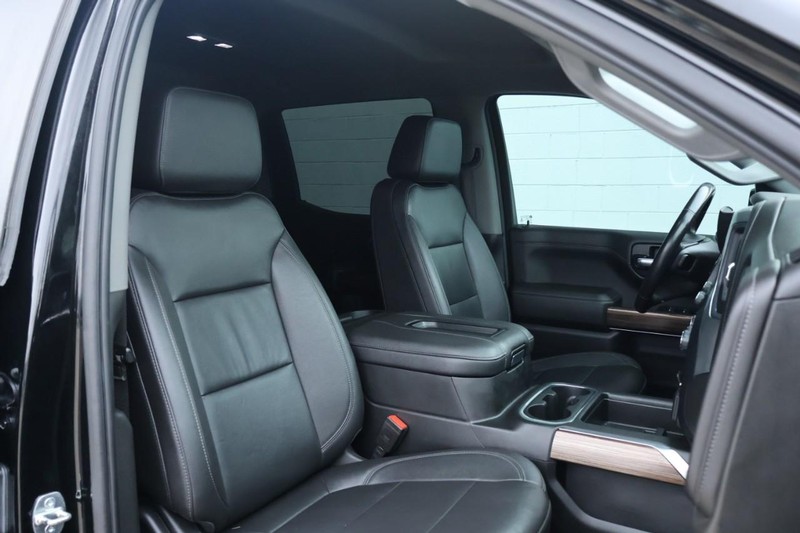 Chevrolet Silverado 1500 Vehicle Full-screen Gallery Image 27