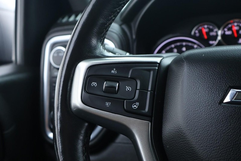 Chevrolet Silverado 1500 Vehicle Full-screen Gallery Image 32