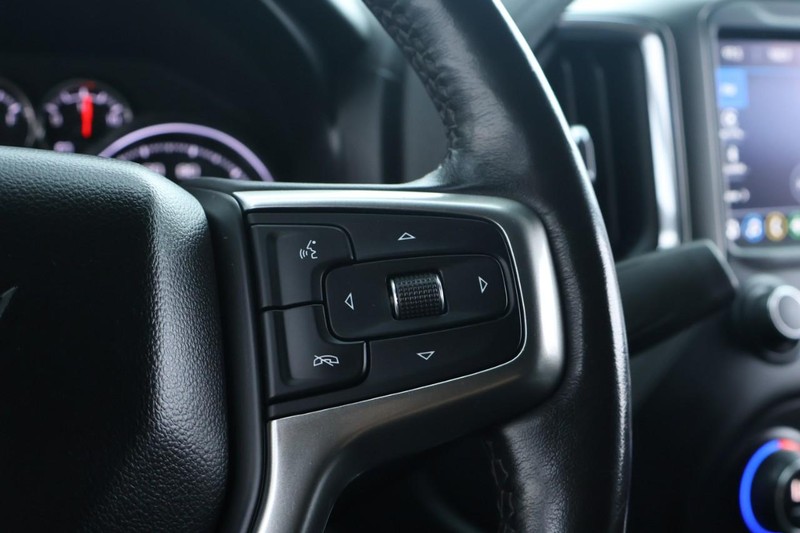 Chevrolet Silverado 1500 Vehicle Full-screen Gallery Image 33